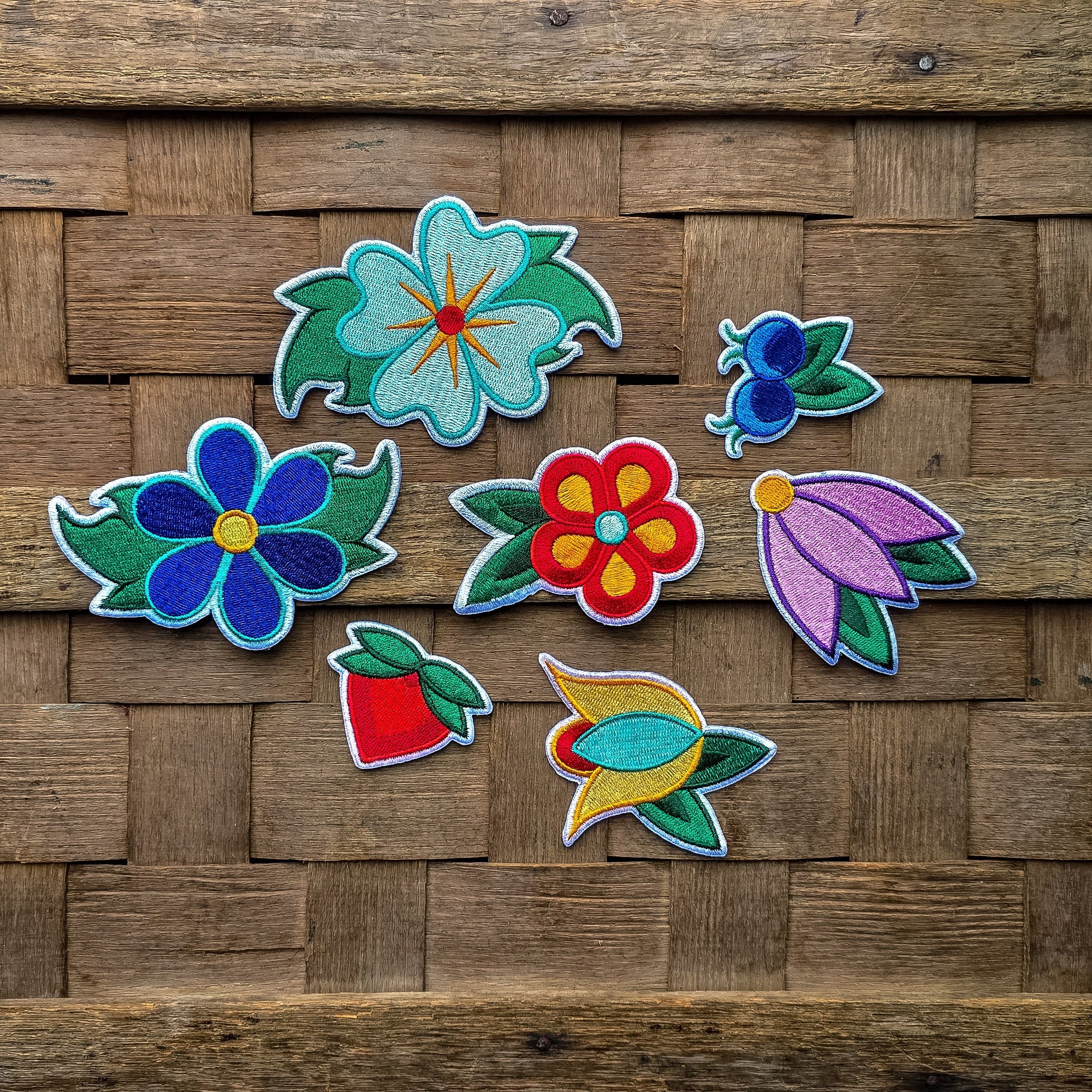 Floral Applique Set – Heart Berry